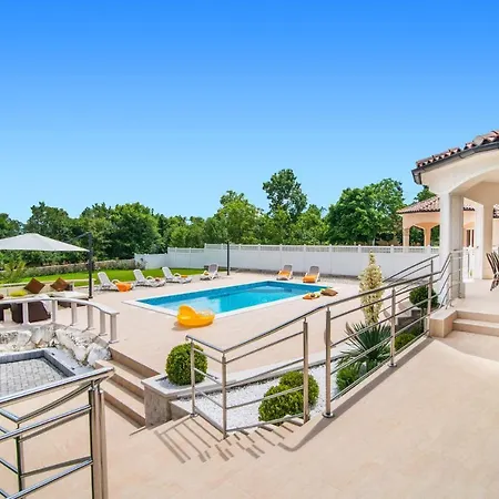 Villa Vivian By